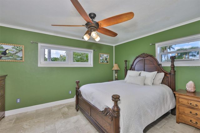 6907 9TH AVENUE NW, Bradenton, FL 34209