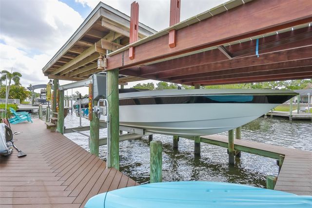 6907 9TH AVENUE NW, Bradenton, FL 34209