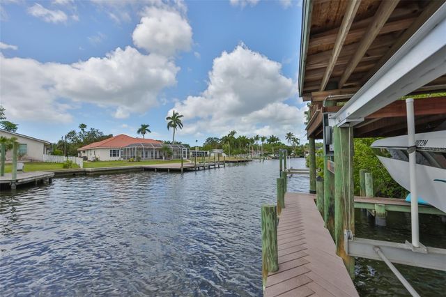 6907 9TH AVENUE NW, Bradenton, FL 34209