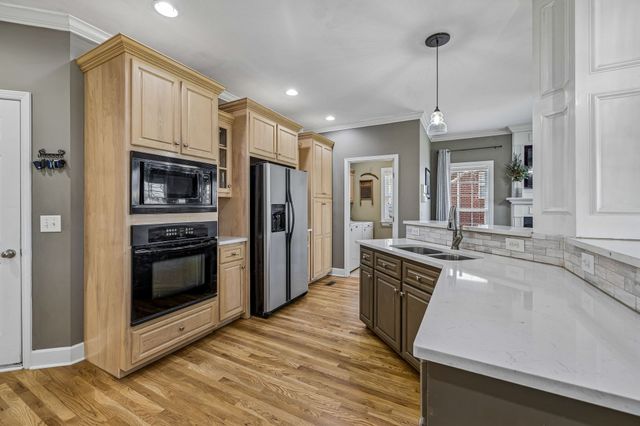 1712 Stoney Hill Ln, Spring Hill, TN 37174