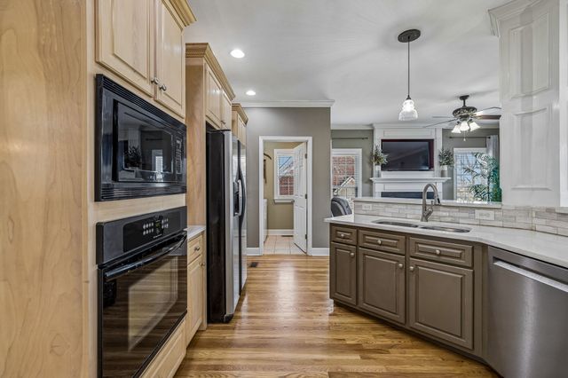 1712 Stoney Hill Ln, Spring Hill, TN 37174