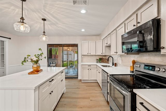 913 Ronald Street, White Settlement, TX 76108