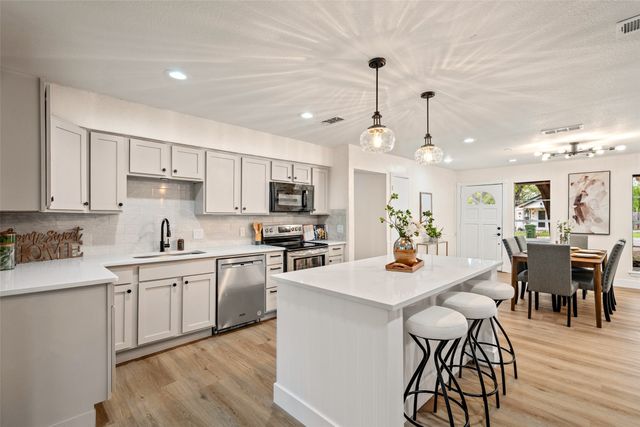 913 Ronald Street, White Settlement, TX 76108