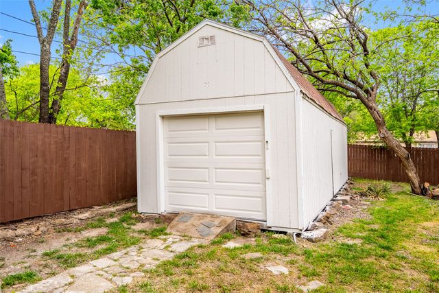 913 Ronald Street, White Settlement, TX 76108