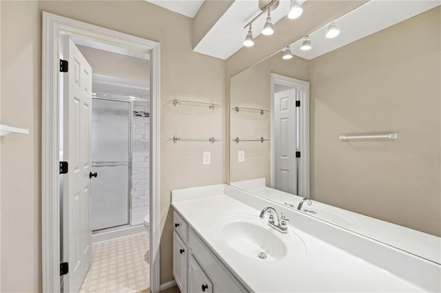 9707 W 83rd Terrace, Overland Park, KS 66212