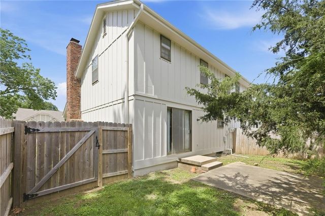 9707 W 83rd Terrace, Overland Park, KS 66212