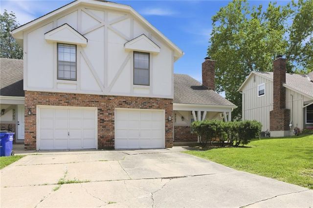 9707 W 83rd Terrace, Overland Park, KS 66212