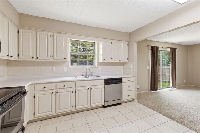 9707 W 83rd Terrace, Overland Park, KS 66212