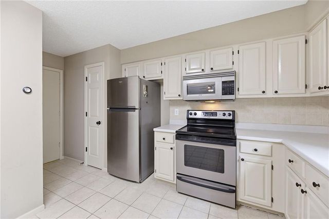 9707 W 83rd Terrace, Overland Park, KS 66212