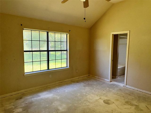 8874 Spring Woods Drive, Montgomery, TX 77316