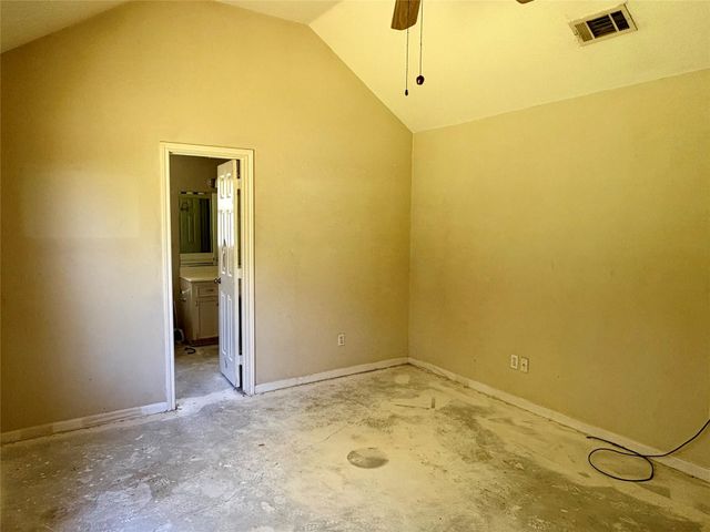 8874 Spring Woods Drive, Montgomery, TX 77316