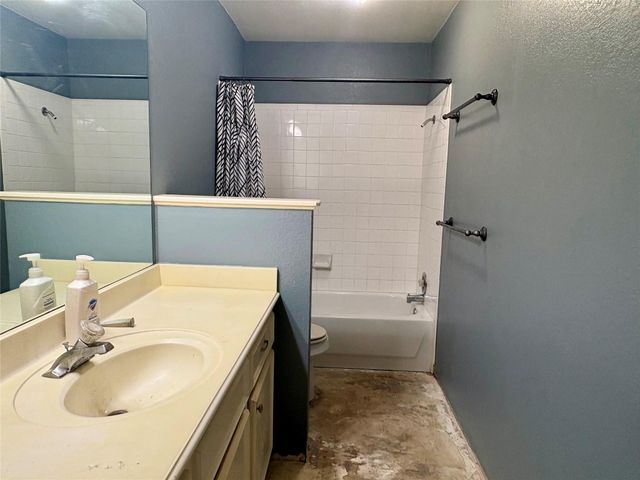 8874 Spring Woods Drive, Montgomery, TX 77316