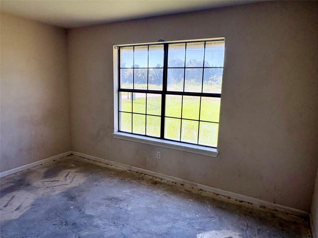 8874 Spring Woods Drive, Montgomery, TX 77316