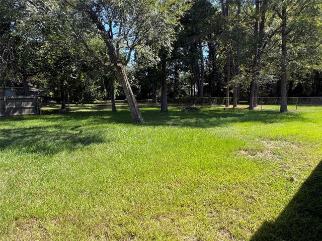 8874 Spring Woods Drive, Montgomery, TX 77316