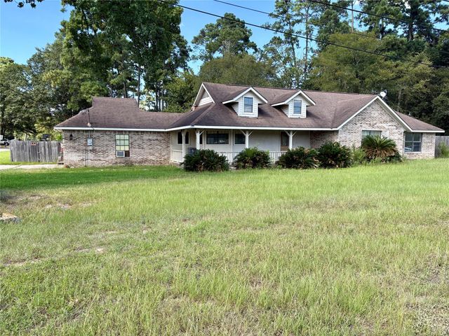 8874 Spring Woods Drive, Montgomery, TX 77316