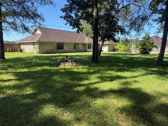 8874 Spring Woods Drive, Montgomery, TX 77316