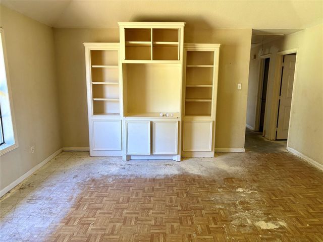 8874 Spring Woods Drive, Montgomery, TX 77316