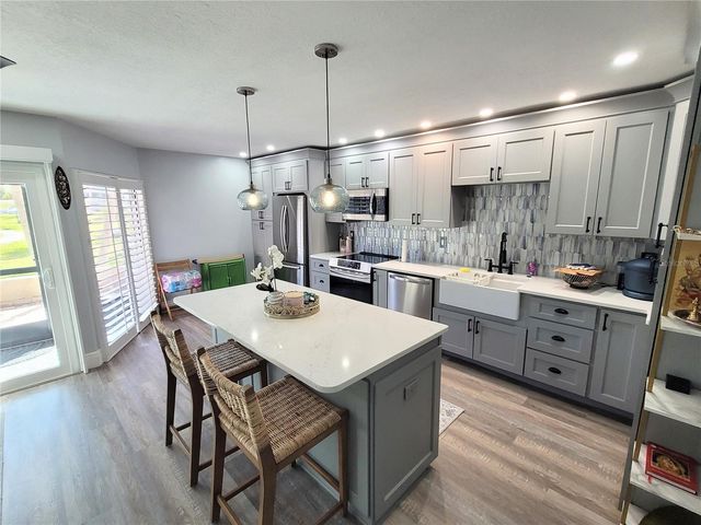 1005 S BAYSHORE BOULEVARD 102, Safety Harbor, FL 34695