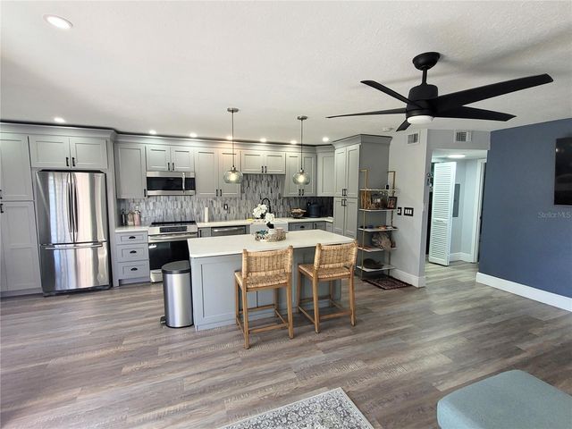 1005 S BAYSHORE BOULEVARD 102, Safety Harbor, FL 34695