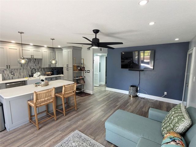 1005 S BAYSHORE BOULEVARD 102, Safety Harbor, FL 34695