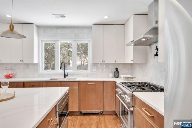 368 Knickerbocker Road, Tenafly, NJ 07670