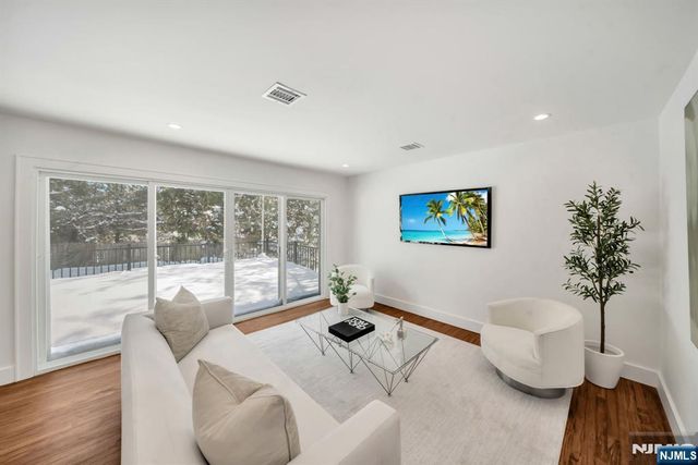 368 Knickerbocker Road, Tenafly, NJ 07670