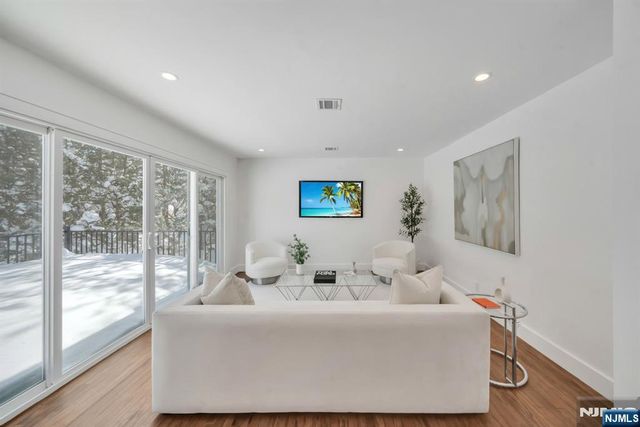 368 Knickerbocker Road, Tenafly, NJ 07670