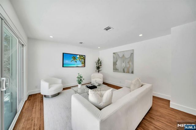 368 Knickerbocker Road, Tenafly, NJ 07670