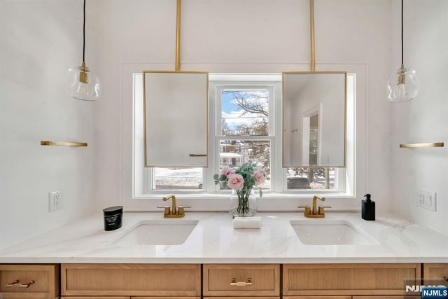 368 Knickerbocker Road, Tenafly, NJ 07670