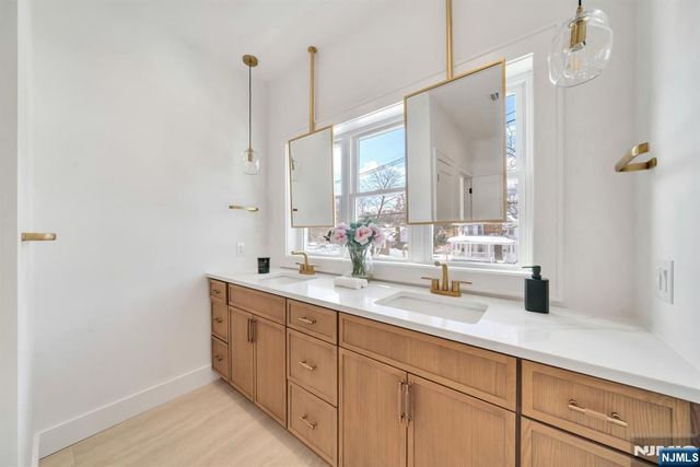 368 Knickerbocker Road, Tenafly, NJ 07670