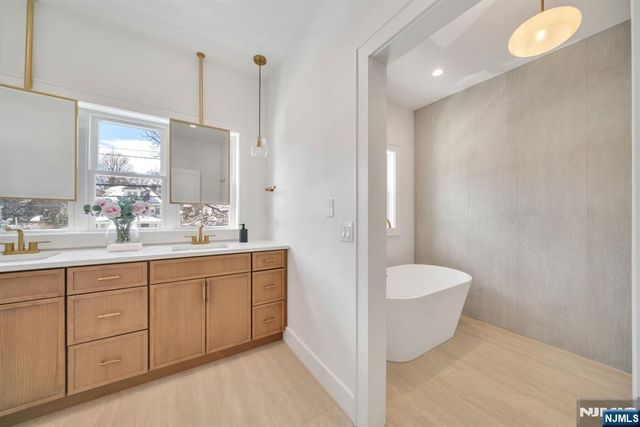 368 Knickerbocker Road, Tenafly, NJ 07670