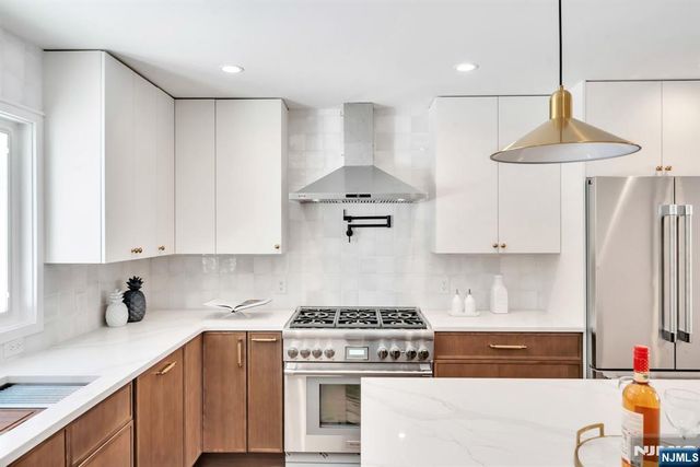 368 Knickerbocker Road, Tenafly, NJ 07670