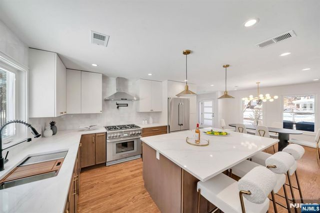 368 Knickerbocker Road, Tenafly, NJ 07670