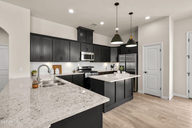 705 Paseo Modesto Drive, Horizon City, TX 79928