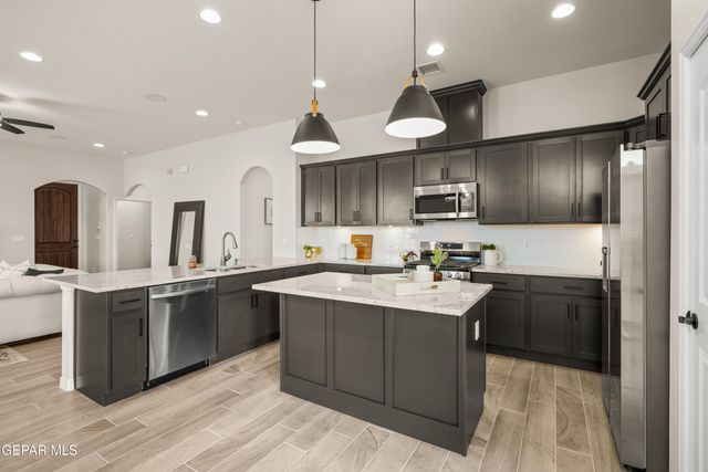 705 Paseo Modesto Drive, Horizon City, TX 79928