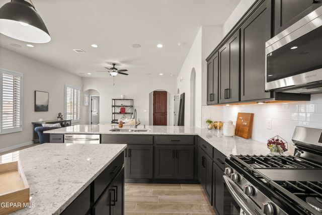 705 Paseo Modesto Drive, Horizon City, TX 79928