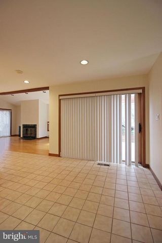 6872 MELROSE DR, Mclean, VA 22101