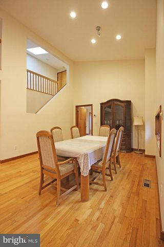 6872 MELROSE DR, Mclean, VA 22101