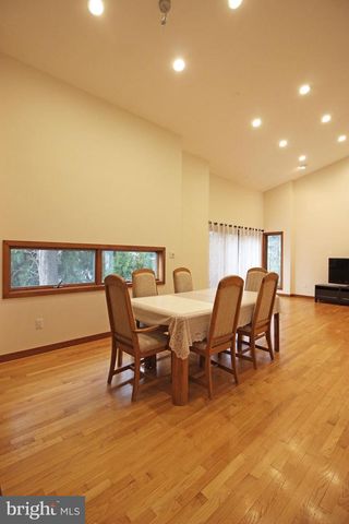 6872 MELROSE DR, Mclean, VA 22101