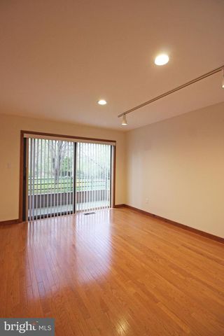 6872 MELROSE DR, Mclean, VA 22101