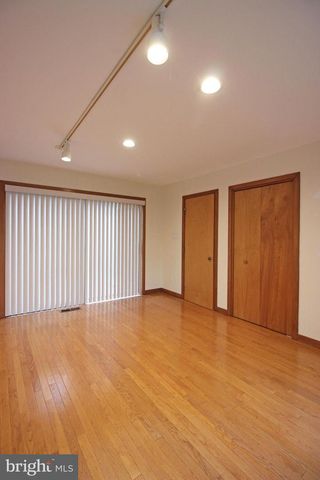 6872 MELROSE DR, Mclean, VA 22101