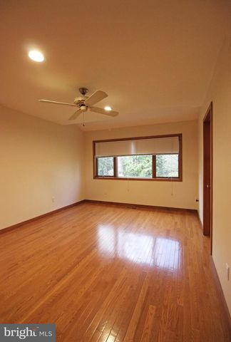 6872 MELROSE DR, Mclean, VA 22101