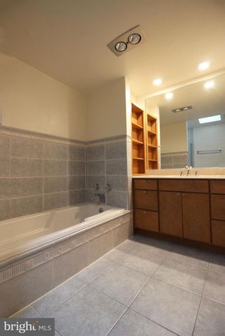 6872 MELROSE DR, Mclean, VA 22101