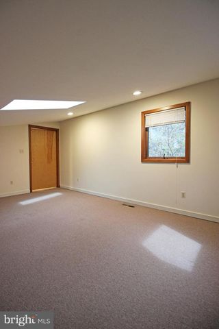 6872 MELROSE DR, Mclean, VA 22101