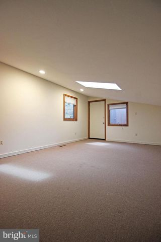 6872 MELROSE DR, Mclean, VA 22101