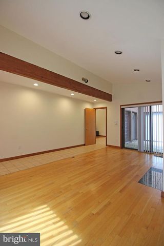 6872 MELROSE DR, Mclean, VA 22101