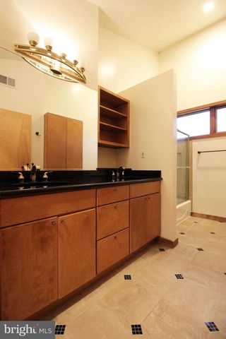 6872 MELROSE DR, Mclean, VA 22101