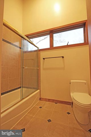 6872 MELROSE DR, Mclean, VA 22101