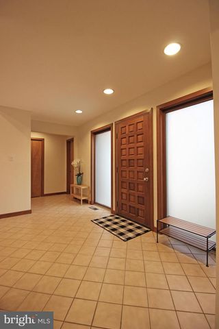 6872 MELROSE DR, Mclean, VA 22101