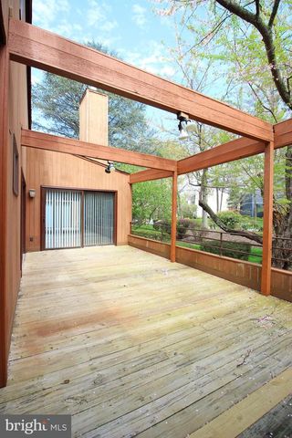 6872 MELROSE DR, Mclean, VA 22101